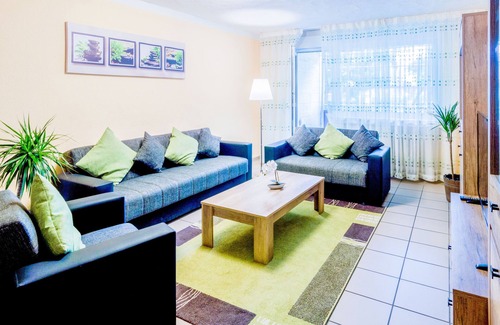 Rhein-Erft-Kreis District Apartamento | Apartamento de 85 metros cuadrados con amplio balcón en el 1er Arriba - alojamiento barato