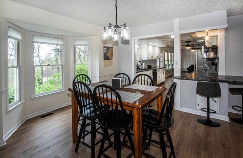 Ashley Oaks Casa | 865 Hideaway, Close to UTK, Market Square,; 3 BR/2.5 Bath 2 Car Garage, Deck