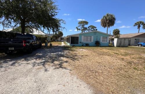 Vero Beach Apartamento | 875 Oasis #4 Location!