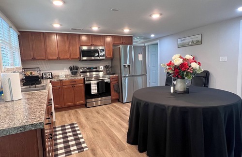 Drayton Cabina | 88-acre w/ Lodge, pavilion, and lake in SC! Sit back and relax at VSL!