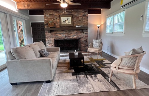 Drayton Cabina | 88-acre w/ Lodge, pavilion, and lake in SC! Sit back and relax at VSL!
