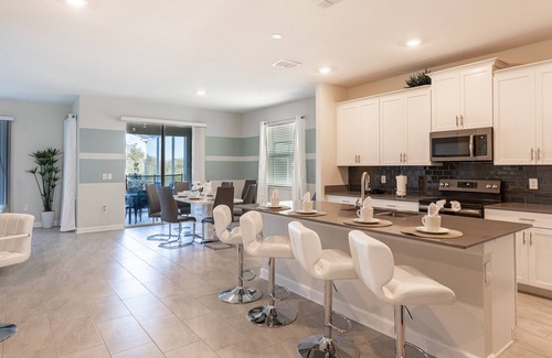 Davenport Casa | 8933CCD-The Retreat at ChampionsGate by RedAwning