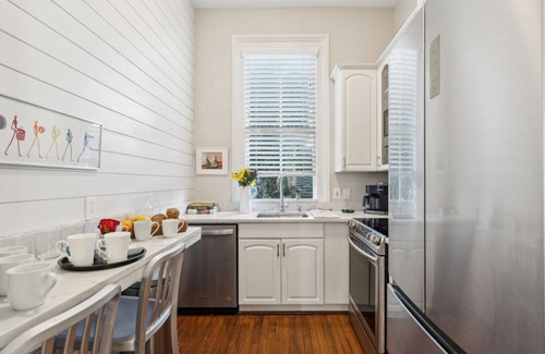 Downtown Charleston Casa | 178 St Philip St, a una cuadra de King Group potencial + estacionamiento. Histórico y chic