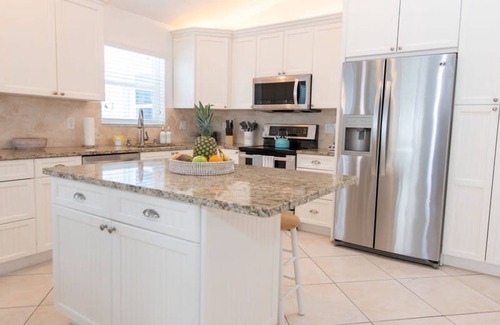 Fort Pierce Shores Casa | 8BD Ft Pierce Beach Getaway - Great for Family Group