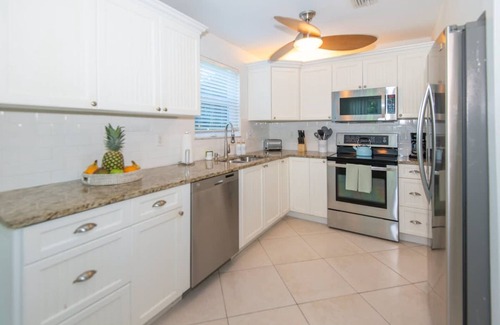Fort Pierce Shores Casa | 8BD Ft Pierce Beach Getaway - Great for Family Group