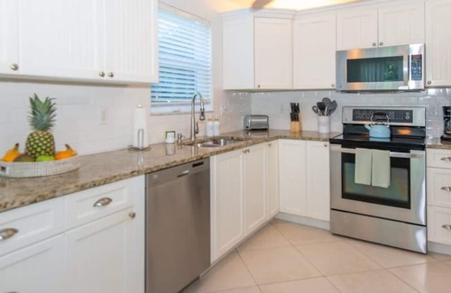 Fort Pierce Shores Casa | 8BD Ft Pierce Beach Getaway - Great for Family Group