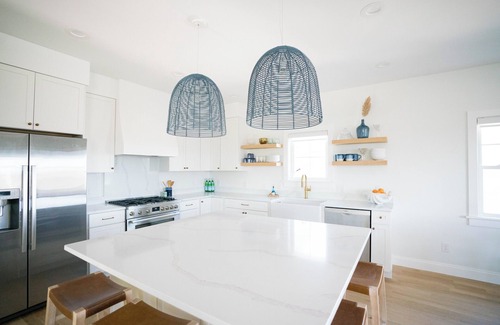 Eastward Look Casa | 8bd NEW Build ~ ocean views, walk to beach, outdoor space