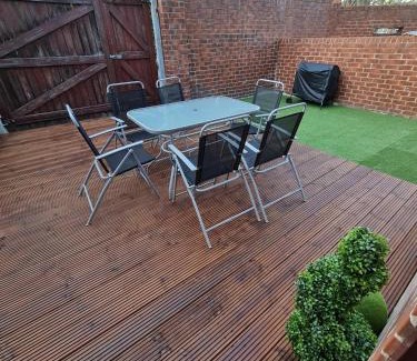 Sheffield Casa | 8Bed and 9Bath Ensuite House with Hot Tub and Free Wi-Fi