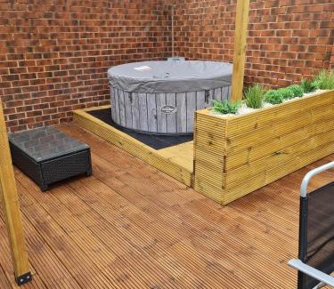 Sheffield Casa | 8Bed and 9Bath Ensuite House with Hot Tub and Free Wi-Fi