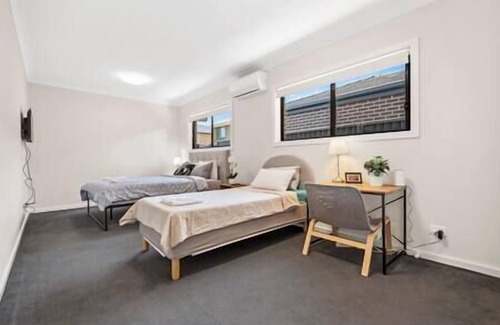 Austral Casa | 8Beds l 4 Suites with Office l Austral5