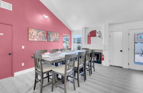 North Las Vegas Villa | 8BR 5BA SuperHero Retreat-King Beds, BBQ, Hammock, Firepit, MiniGolf, WorkSpace