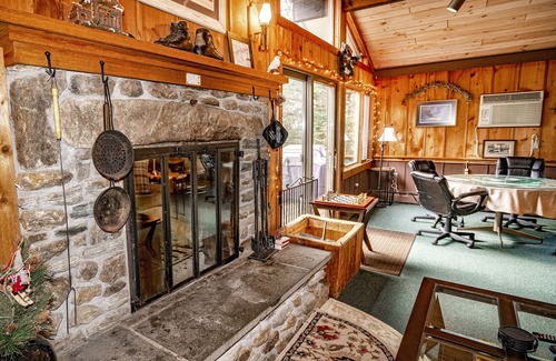 Killington Chalet De Esquí | 8 BR 5 B en casa 1/4 milla de Killngtn Rd, a corta distancia a pie de panaderías y restaurantes 2mi golf