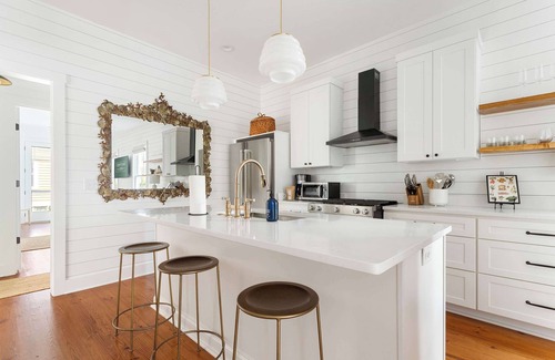 Westside Casa | 8BR Downtown Luxury Escape Near King