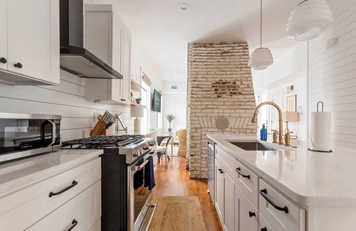 Westside Casa | 8BR Downtown Luxury Escape Near King