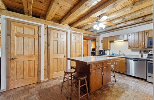 Mauston Cabina | Cabaña 13Hab/5Ba, Mascotas OK, 25+ Pers, cerca de Lago Castle Rock y Dells