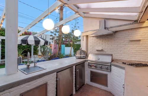 The Mesa Casa | 8BR Poolside Villa Near Downtown! Steam Room+Spa!