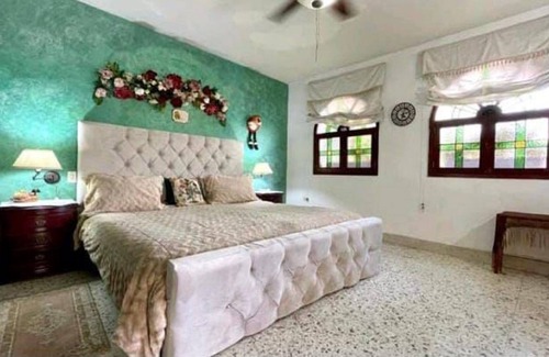 Castillogrande Casa | 8mg-1 Mansion en Cartagena Cerca Al Mar Con Aire Acondicionado Y WIFI