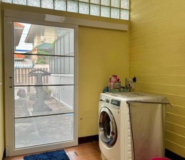 Ramkhamhaeng Casa | 8Pax Spacious Private Home near The Mall Bangkapi