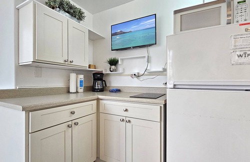 Diamond Head - Kapahulu - St. Louis Apartamento | 8th floor Waikiki Beach Queen Bed Studio w/Kitchen & Pool-❤WAIKIKI GRAND HOTEL®