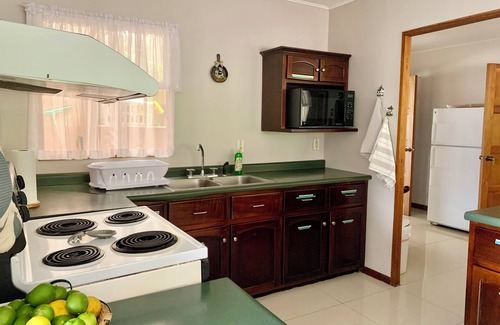 Roble Casa | 9-bedroom at the top of the mountains with WiFi/sport arenas/fireplace/hiking