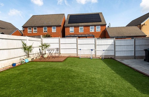 Patchway Casa | 9 bed home designed for contractors and families