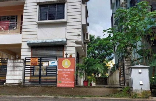 Sector V Casa | 9-bedroom building in fabulous Kolkata with WiFi, fitness room, AC