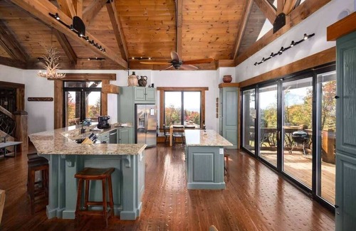 Helen Cabina | 9 Bedroom Lodge Barndominium Combo Sleeps Up to 30