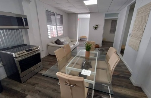 Santurce Casa | 9 Bedrooms Large home San Juan Santurce