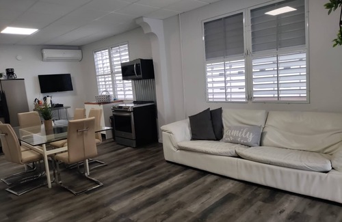 Santurce Casa | 9 Bedrooms Large home San Juan Santurce