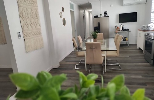 Santurce Casa | 9 Bedrooms Large home San Juan Santurce
