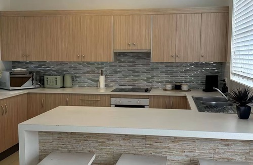 Batemans Bay Apartamento | 9 By the Clyde, Central Location in Batemans Bay