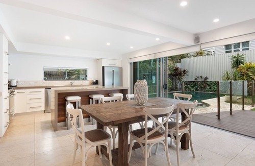 Sunshine Beach Casa | 9 Depper St - Abajo casa que admite mascotas