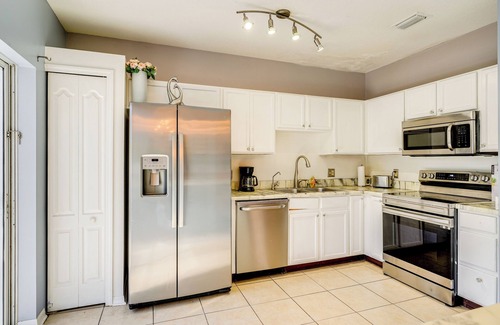 Riverview Casa | 9 Mi to Beach: Peaceful Riverview Home w/Patio