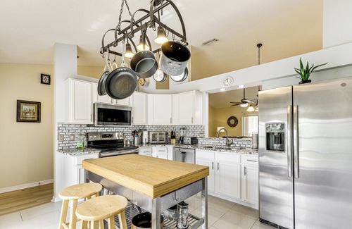 Port Saint Lucie Casa | 9 Mi to Clover Park: Poolside Paradise!