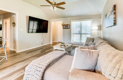 Bryan Casa | 9 Mi to College Station Dog-Friendly Home with Yard