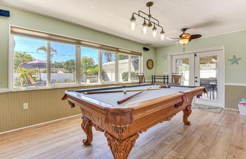 Bradenton Casa | 9 Mi to Coquina Beach Home with Pool and BBQ