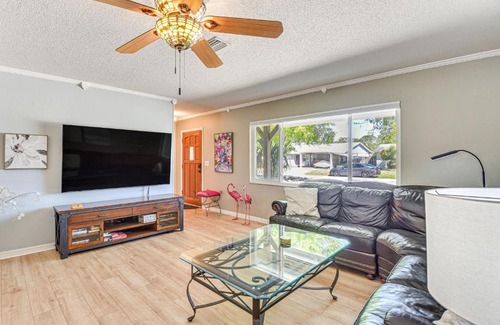 Bradenton Casa | 9 Mi to Coquina Beach Home with Pool and BBQ