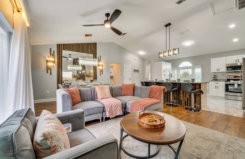 Briargrove Casa | 9 Mi to Disney: Themed Rooms & Private Pool!