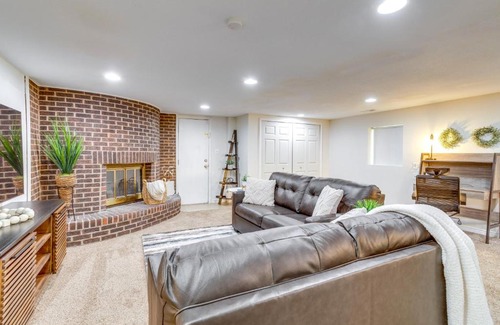 Highland Park Apartamento | 9 Mi to Dtwn Denver Aurora Vacation Rental