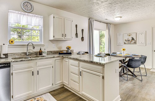 Wayne Casa | 9 Mi to Dtwn Indianapolis: Family-Friendly Home!