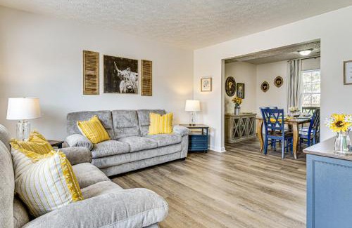 Wayne Casa | 9 Mi to Dtwn Indianapolis Family-Friendly Home!