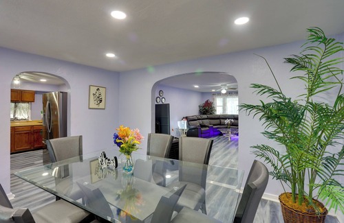 Harrisburg Apartamento | 9 Mi to Hersheypark: Spacious Home w/ Deck
