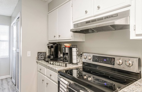 Valdosta Apartamento | 9 Mi to Moody Afb: Newly Updated Condo Near Dining