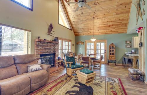 Pinetop Casa | 9 Mi to Rainbow Lake Woodsy Pinetop Cabin with Deck