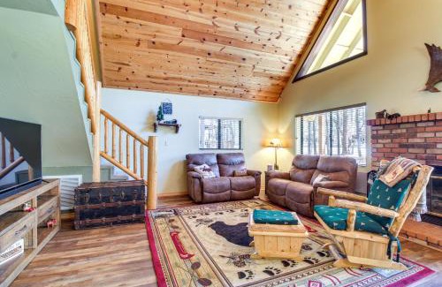 Pinetop Casa | 9 Mi to Rainbow Lake Woodsy Pinetop Cabin with Deck