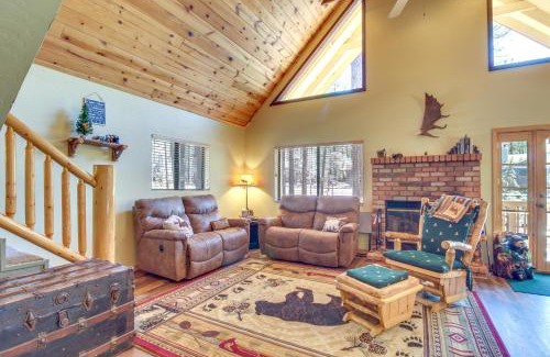 Pinetop Casa | 9 Mi to Rainbow Lake Woodsy Pinetop Cabin with Deck