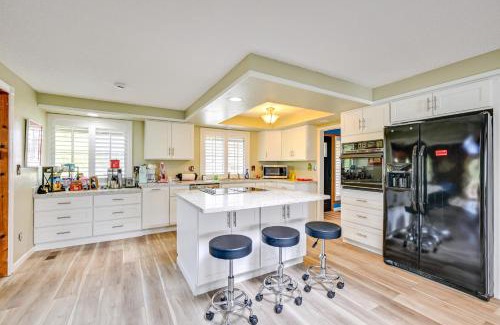 Fort Lewis Casa | 9 Mi to Spanaway Park Home with Indoor Hot Tub
