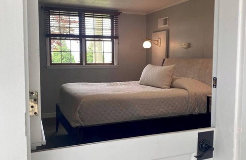 Sandusky Cabina | Millsite Lodge Stable Room Two