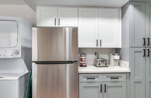 Riverside Casa | 9 miles to DT Riverside + tons of local parks and sites nearby!