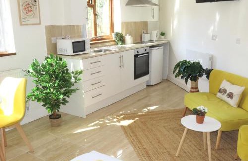 Bloxwich Apartamento | 9 Mins to NEC, BHX & Resort World Apartment with FREE Parking